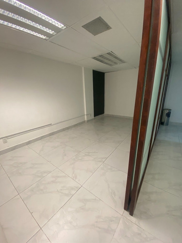 Imagen 6 de 17 de Oficina En Renta O Venta En Santander
