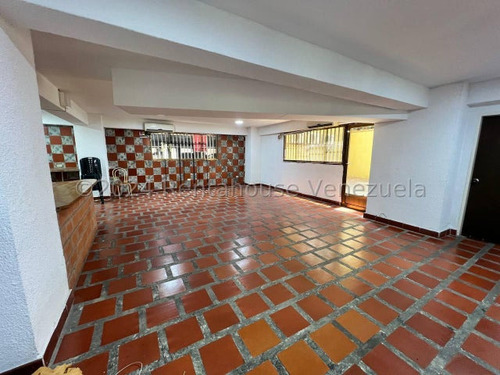 Apartamento En Venta Urb El Bosque Maracay 25-3988 Apd