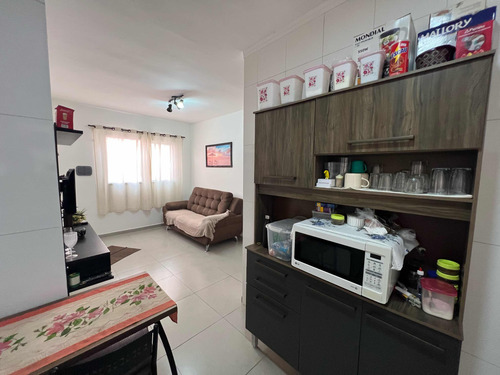 Apartamento Térreo 2 Dormitórios Com Quintal