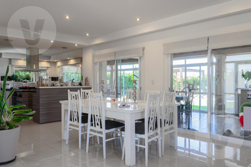 Casa A Pulmón Verde En Venta - Barrio La Horqueta De Echeverría, Canning