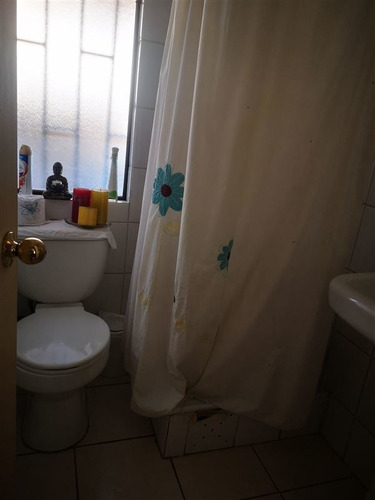 Casa En Venta De 4 Dorm. En Peñalolén