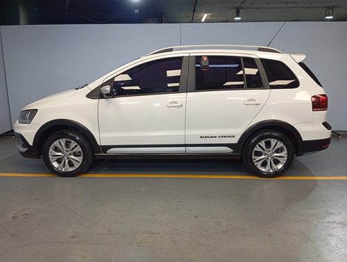 Volkswagen Suran Cross 1.6 Highline
