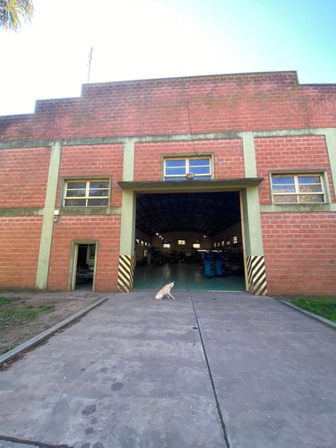 Imagen 2 de 12 de Nave Industrial En Venta - Trujuy