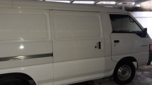 Imagen 4 de 15 de Mitsubishi Panel L300