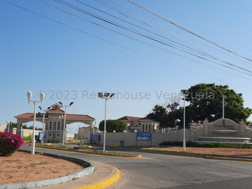 Townhouse En Venta En Milagro Norte Cb