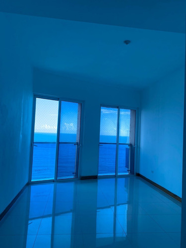 Alquiler Apartamento Sin Amueblar De 2 Habitaciones Con Piscina, Frente Al Malecón De Santo Domingo