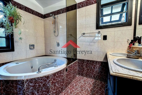 Venta De Casa 4 Dormitorios En Cantegril, Punta Del Este- Ref: 6493
