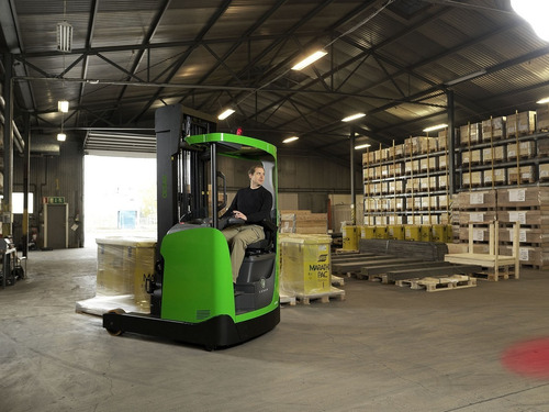 Autoelevador Montacargas Retráctil Cesab R314 7.5mts 2015