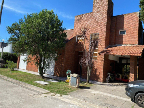 Casa En Venta - 3 Dorm. 3 Baños - 128 M² - Country Club El Venado I, Esteban Echeverría