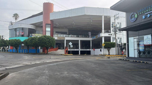 Local En Venta O Renta En La Col. Arbide, Leon, Gto. En Plaza Nicaragua Con Elevador,estacionamiento