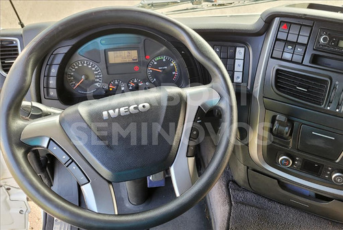 Iveco Hi Way 600s44t 6x2, Ano 2016/2017