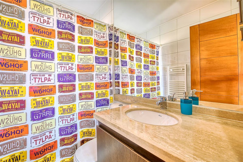 Casa En Venta De 3 Dorm. En Las Condes