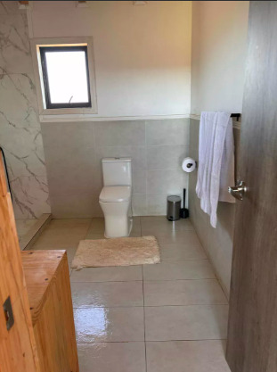 Parcela 5000 M2, Casa Como Nueva De 3d-2b En San Clemente