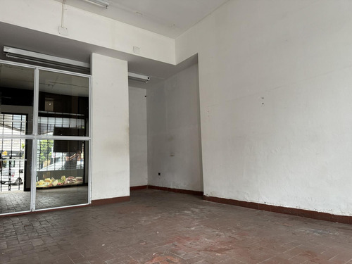 Local En Morón Norte A Metros De La Estación