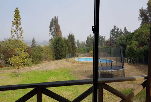 Casa En Venta De 5 Dorm. En Concón