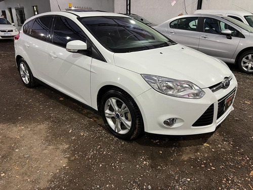 Imagen 3 de 14 de Ford Focus 5p 2.0l N At Se Plus