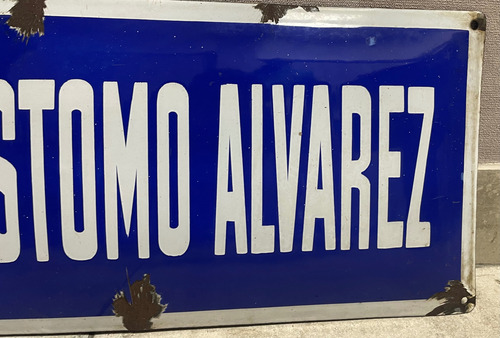 Cartel De Chapa Nombre De Calle Medidas 55x25.- Con Detalles Azul (Usado)