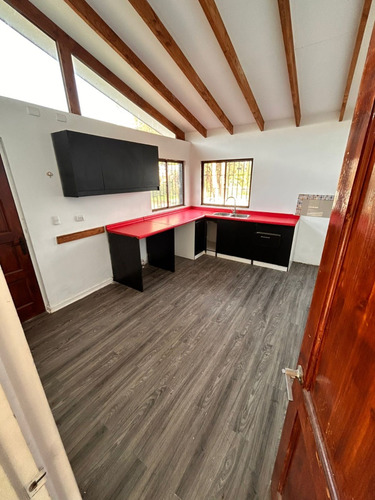 Casa 4 Dormitorios En Condominio Los Laureles 5.000 M2