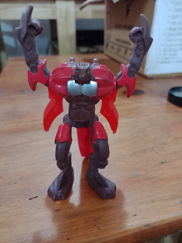 Muñeco Dragonoid Pyrus Mc Donalds 2011 (Usado)