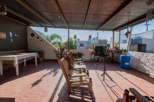 Se Vende Casa Interna Muy Grande En Barrio Roma