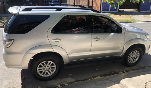 Toyota Hilux SW4 3.0 Srv Cuero 171cv 4x4 5at