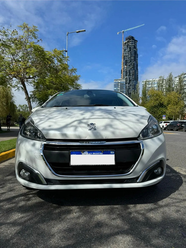 Peugeot 208 1.6 Feline