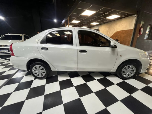 Toyota Etios 1.5 Sedan X