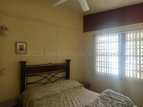 Imagen 8 de 25 de Casa En Venta La Trinidad Jesús Enrique Díaz 22-12473 Caracas Baruta