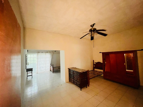 Casa En Venta En Veracruz Con Hab. En P. B. Y Alberca Col. Astilleros