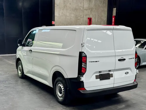 Transit Custom Van Corta, L4, 2.2t, Diésel Tm