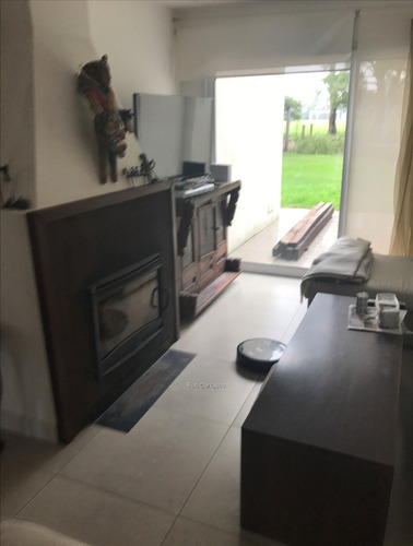 Imagen 5 de 15 de Casa En Venta 3 Dormitorios Barrio Cerrado.