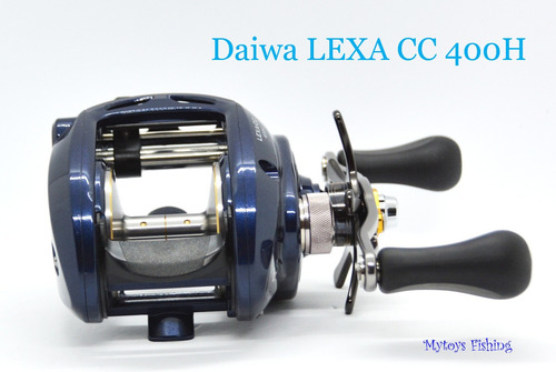 Imagem 4 de 5 de Daiwa Carretilha Lexa Cc400h (direita)