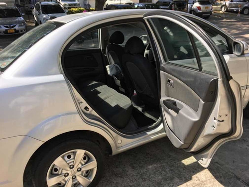 Kia Rio 2012 1.6 4 P