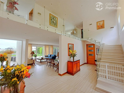 Casa En Venta Av. Bosques De Montemar En Concón