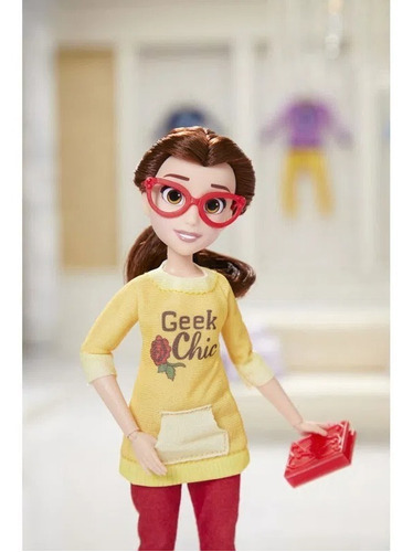 Boneca Princesas Disney Bela Comfy Squad - Hasbro