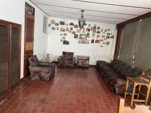 En Venta Amplia Casa Urb. Horizonte Om#24-22493