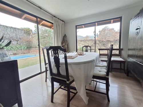 Casa En Venta De 4 Dorm. En Lo Barnechea Jumbo Pie Andino