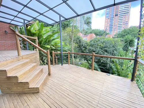 Casa En Arriendo Ubicada En El Poblado Sector Los Balsos (10672).