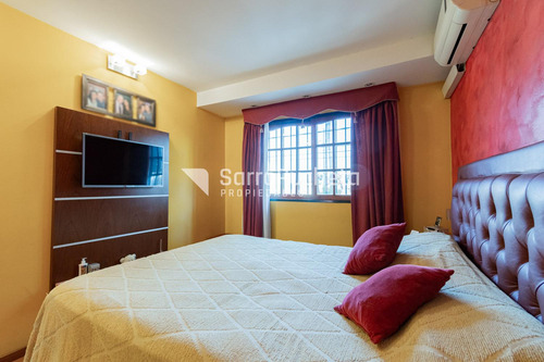 Venta Triplex 5 Ambientes Con Patio Y Cochera En Castelar.