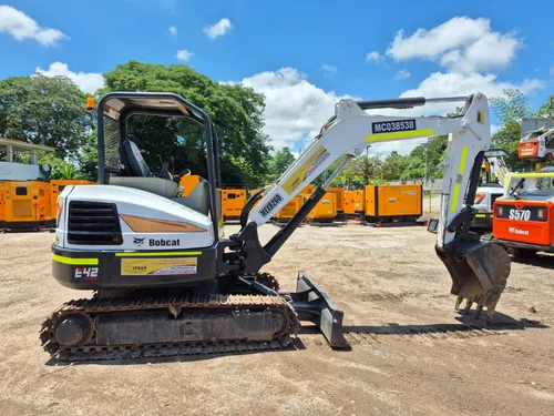 Miniexcavadora Bobcat E42 Modelo 2014