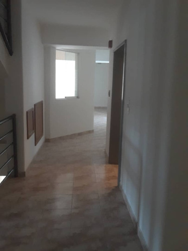 Imagen 4 de 14 de Apartamento En Venta Urb. El Milagros 0412-8887550
