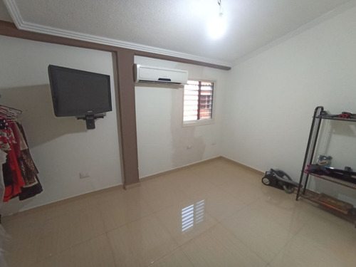 Imagen 9 de 14 de En Venta Townhouse En Urb. El Bosque, Res. Trapiche - Valencia