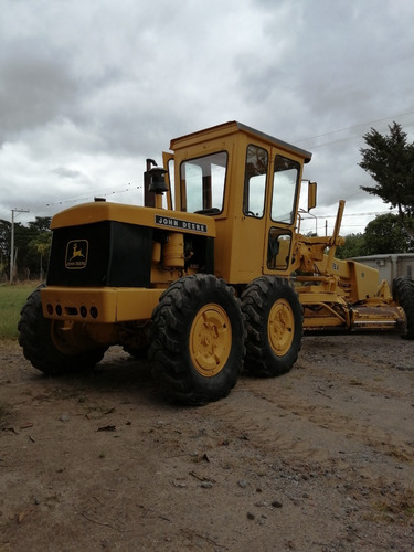 Imagen 6 de 8 de Motoniveladora John Deere 570 A 1985