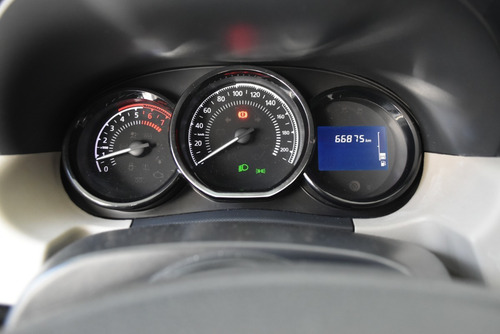 Imagen 11 de 17 de Renault Duster 2.0 Ph2 4x2 Privilege 143cv