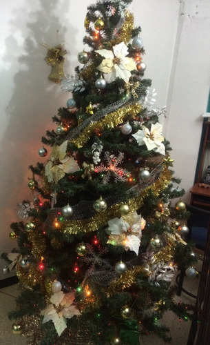 Arbol De Navidad Con Accesorios. Oferta