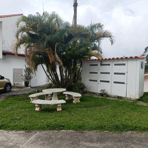 Imagen 17 de 18 de Townhouse En Venta Urb Colinas De Carrizal