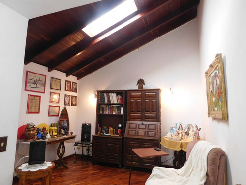 Townhouse En Venta Urb. Monteclaro Laguna