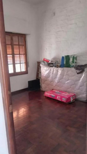 Casa En Venta - 2 Dormitorios 1 Baño - Cochera - 433mts2 - Caseros