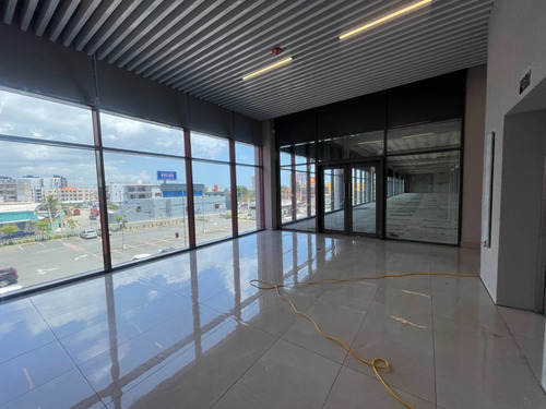Locales En Alquiler En Plaza Metro Autopista De San Isidro En Obra Gris