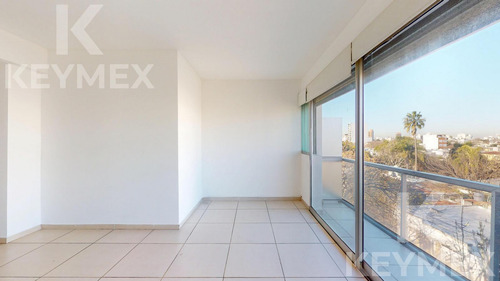 Departamento En Venta De 2 Dormitorios, La Plata